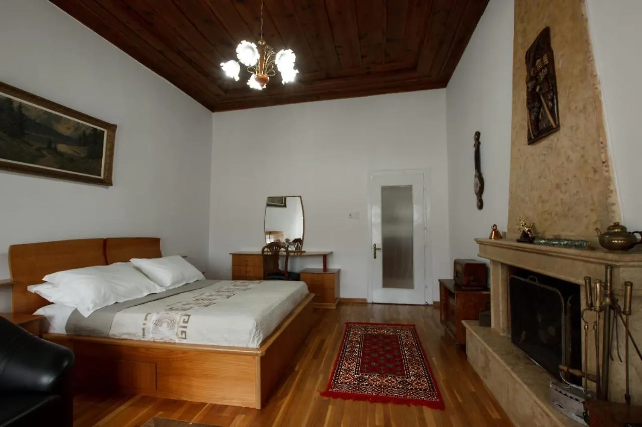 Emblematic House Apartment 2 Gjirokaster