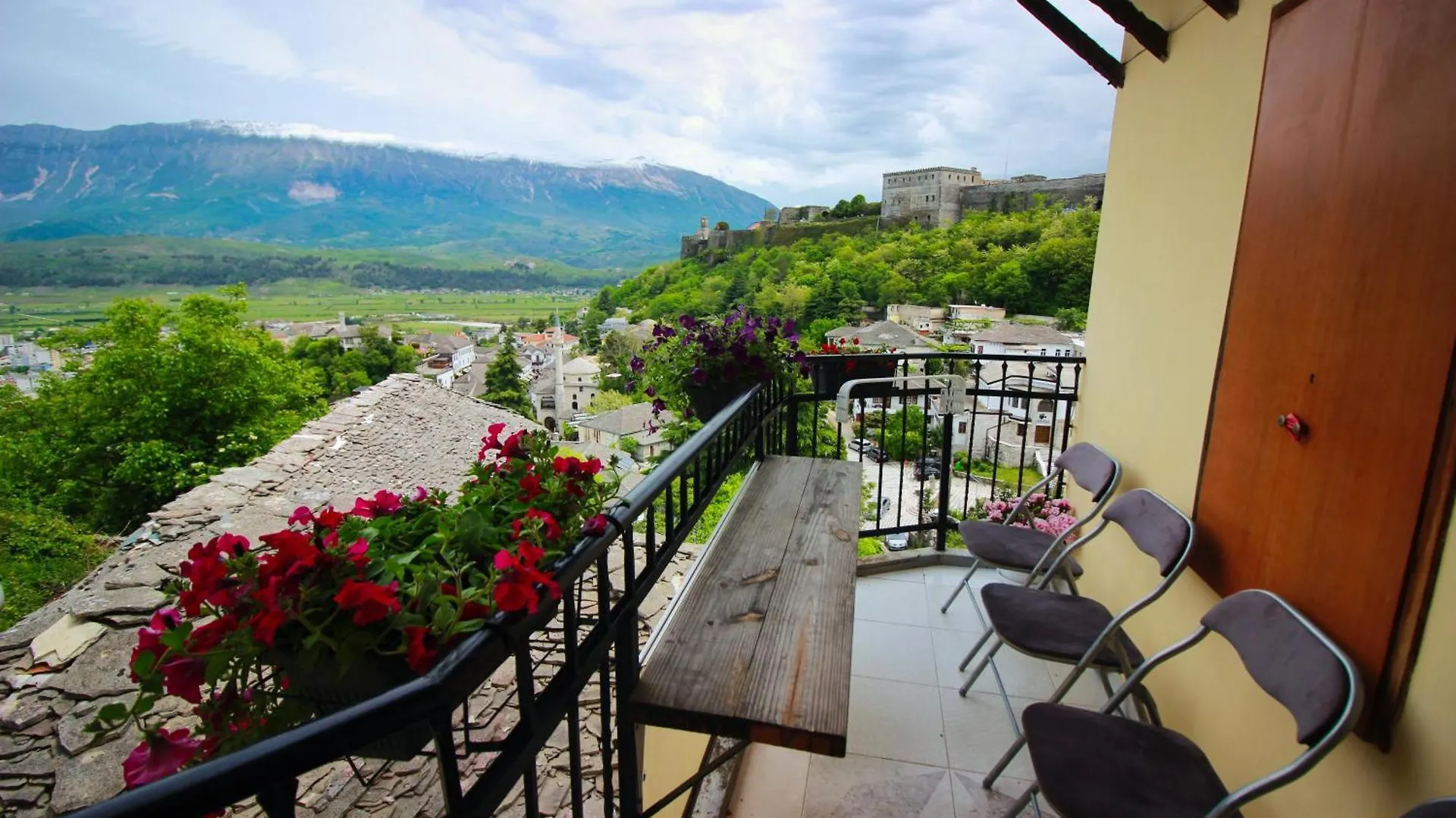 Guest house Emblematic House Apartment 2 Gjirokaster