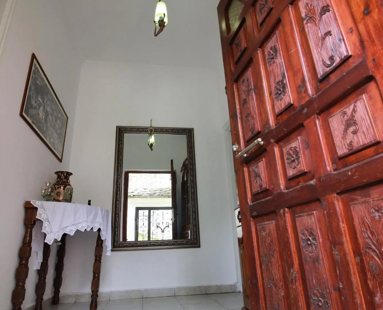 Emblematic House Apartment 2 Gjirokaster 0*,