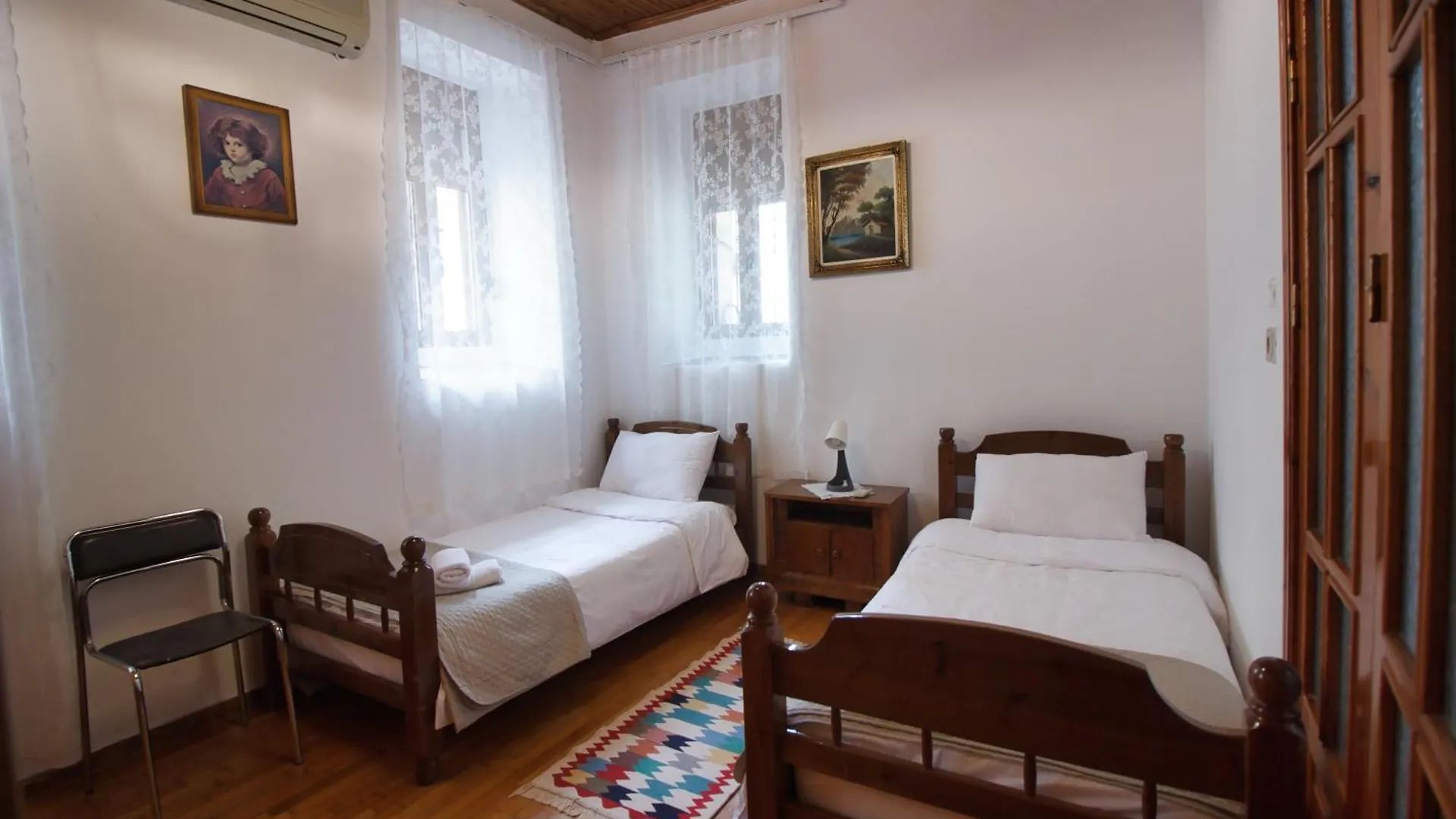 Emblematic House Apartment 2 Gjirokaster Guest house