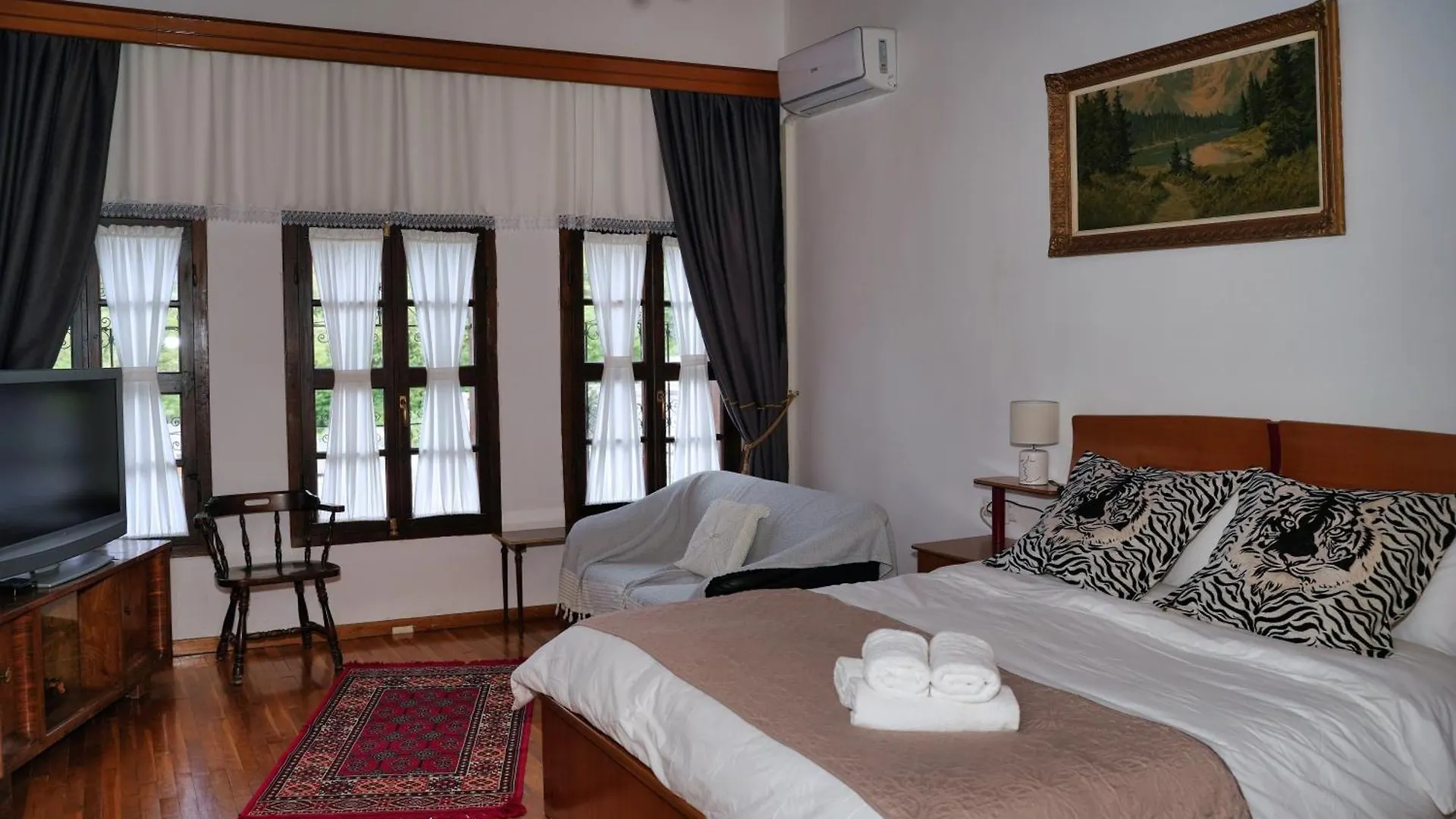 Emblematic House Apartment 2 Gjirokaster 0*,