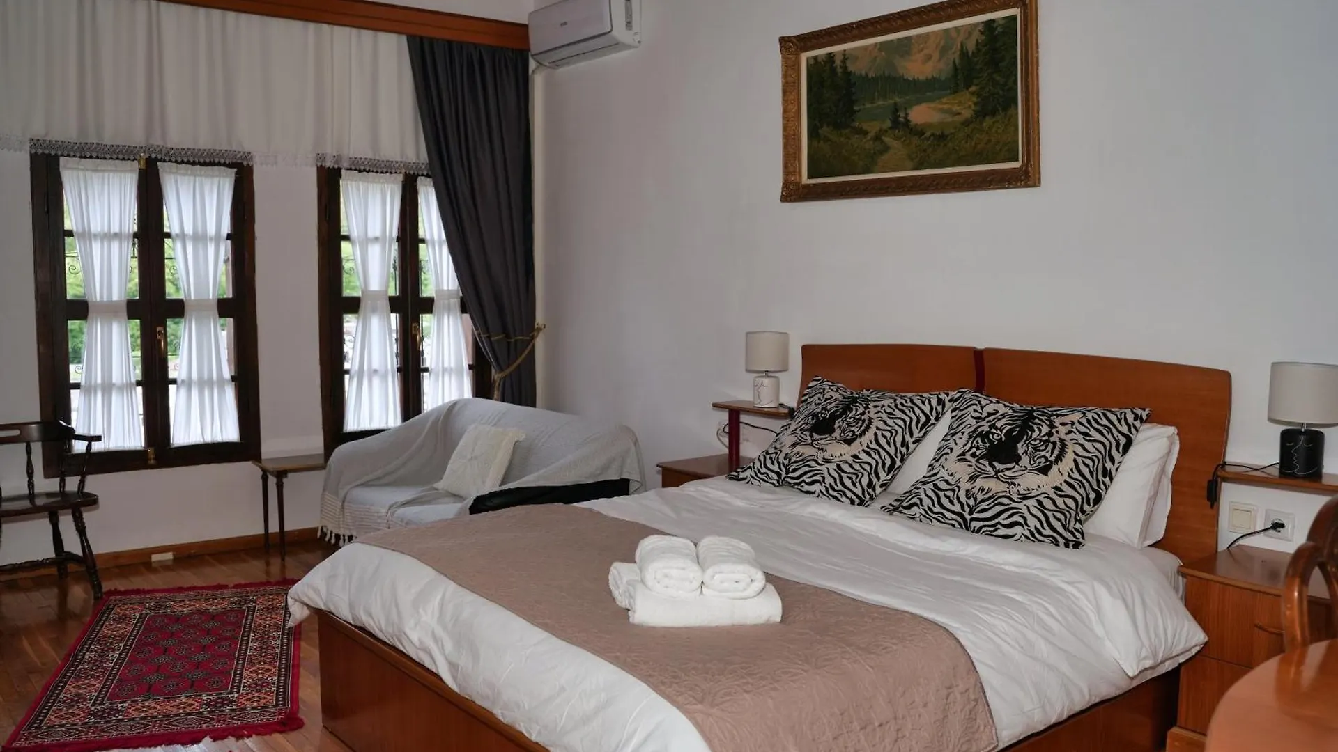 Emblematic House Apartment 2 Gjirokaster Guest house