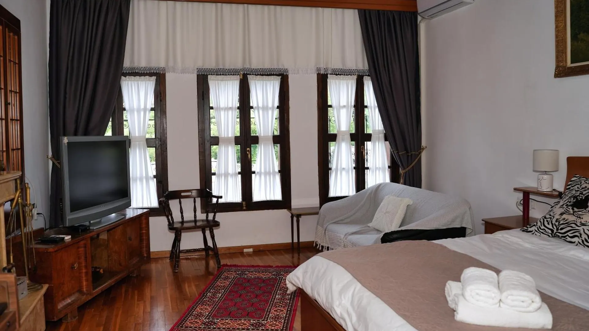 Emblematic House Apartment 2 Gjirokaster Guest house