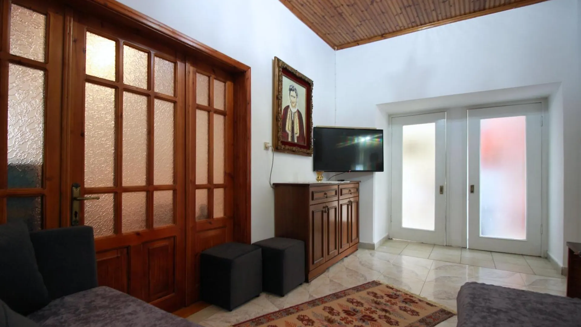 Emblematic House Apartment 2 Gjirokaster Guest house