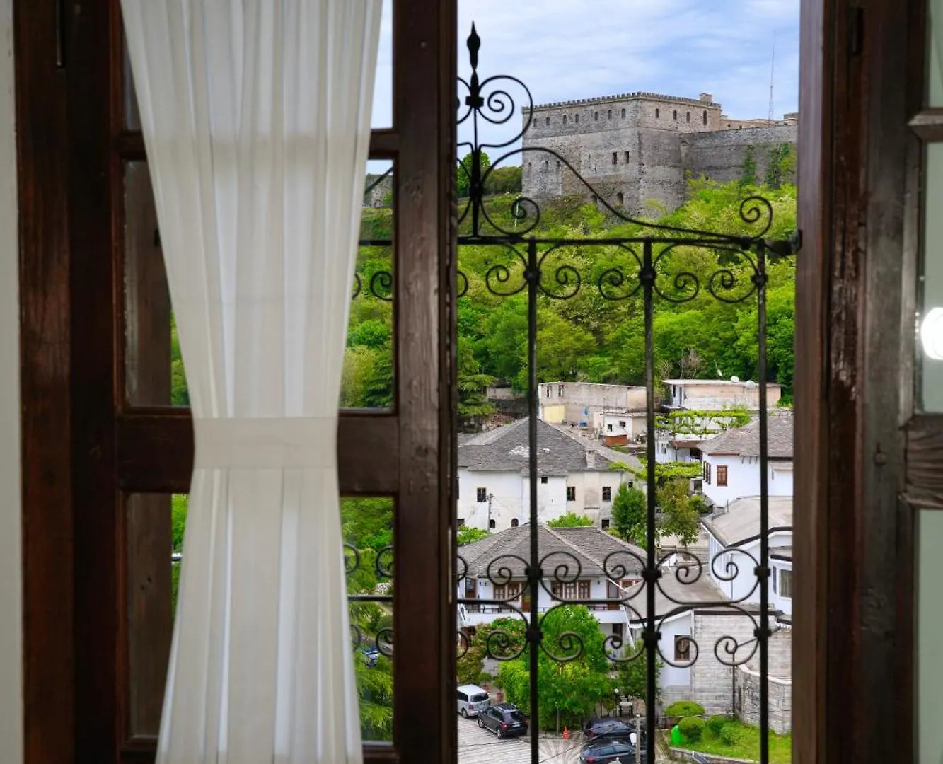 Emblematic House Apartment 2 Gjirokaster