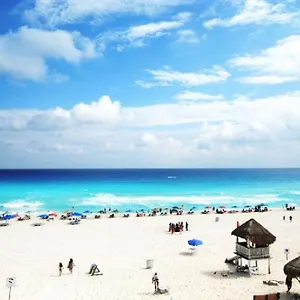 https://mio-cancun-hotel-boutique.quintano-roohotels.com